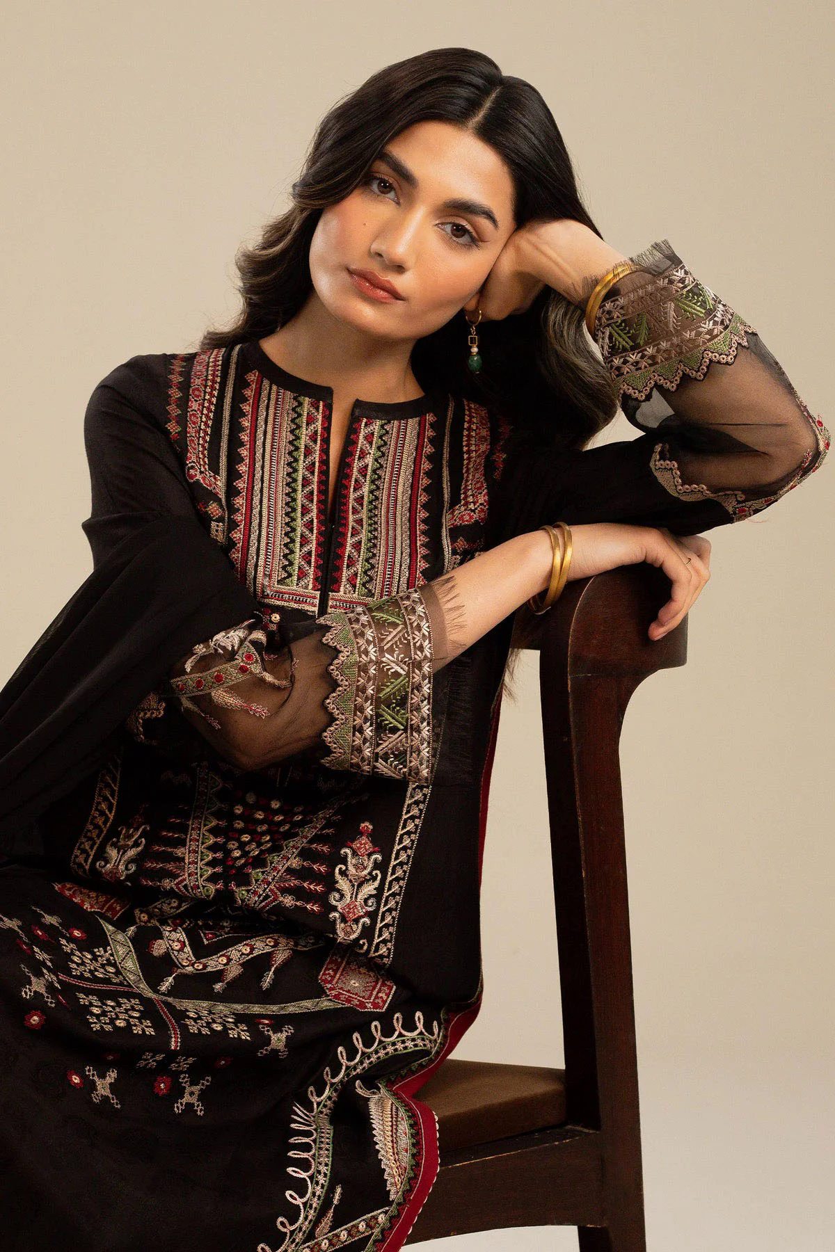 Embroidered Lawn 3pc with Chiffon Dupatta- GA1899