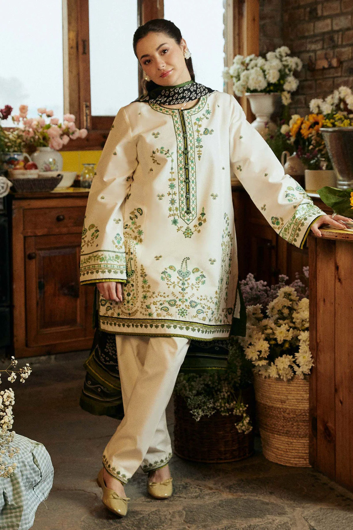Embroidered Lawn 3pc with Printed Slub Net Dupatta- GA1901