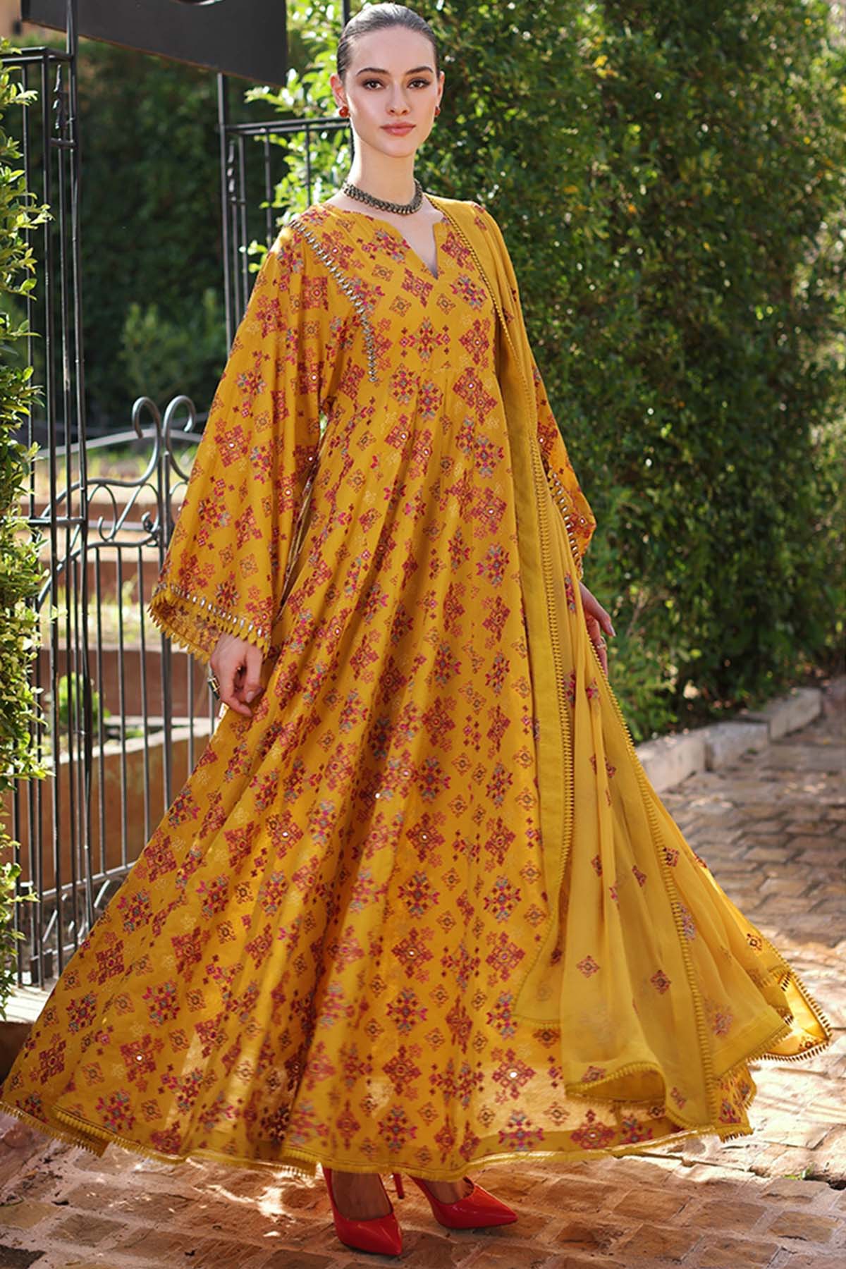 Embroidered Lawn 3pc with Embroidered Crinkle Chiffon Dupatta - GA1833