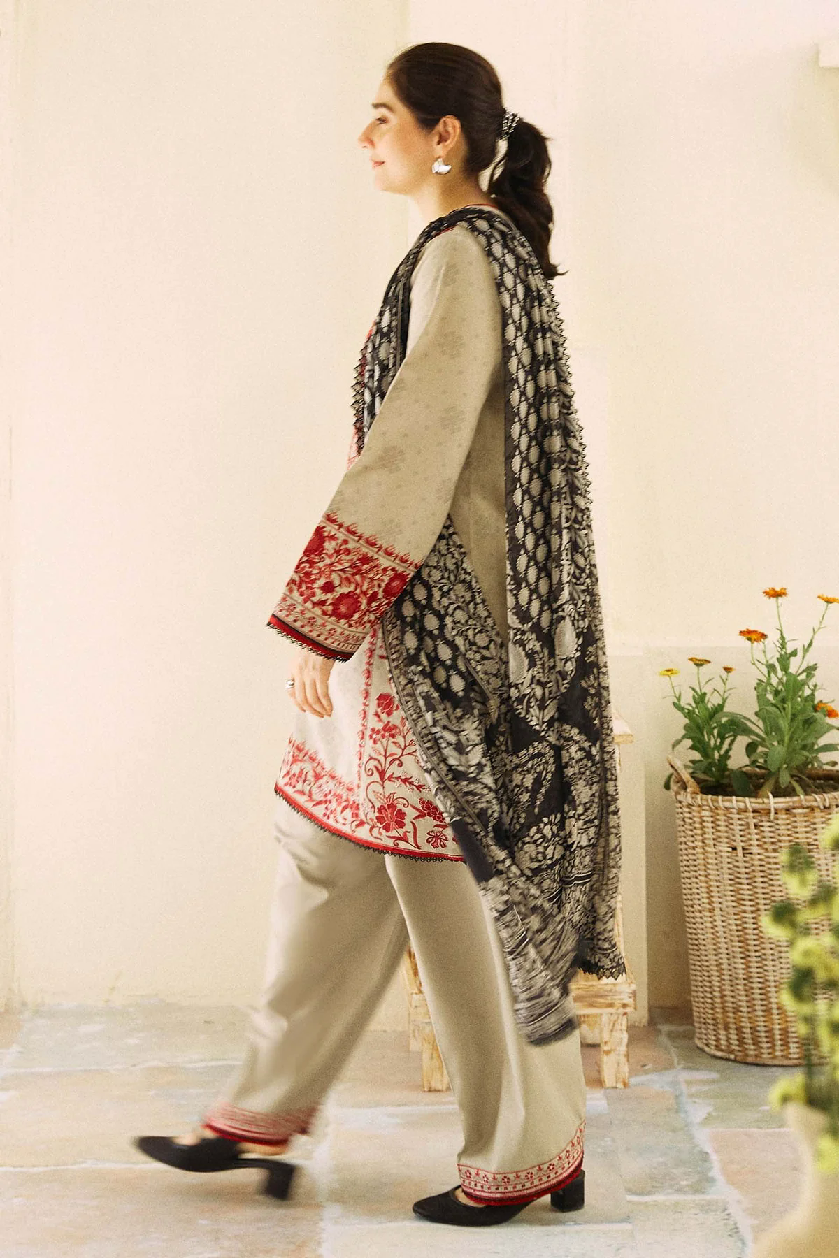Embroidered Lawn 3pc with Silk Printed Chiffon Dupatta - GA1881