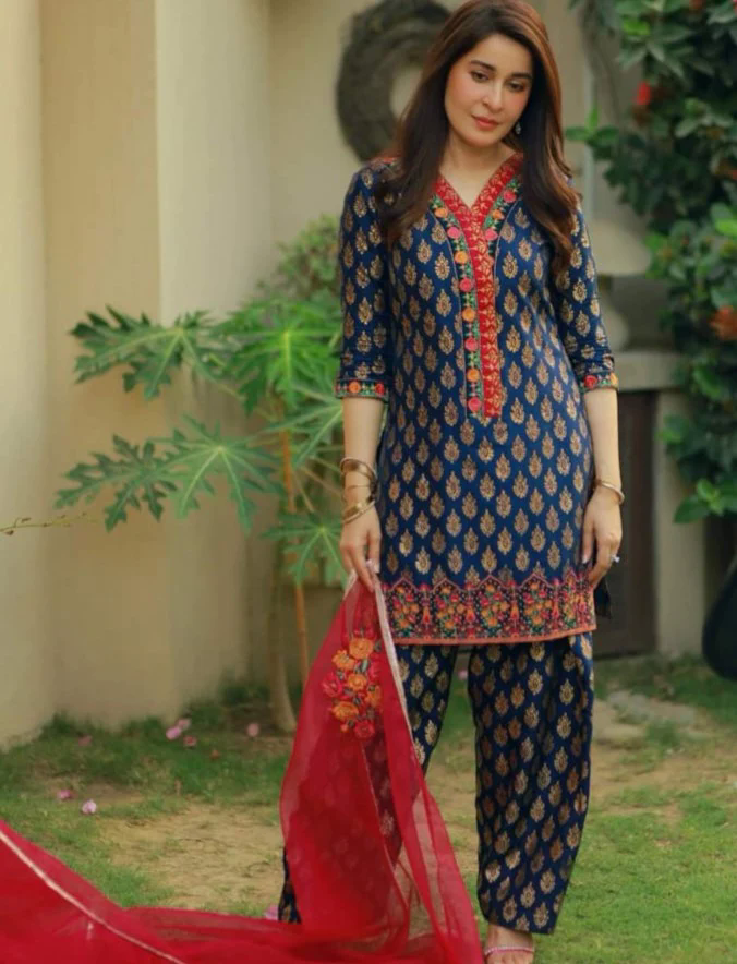 Luxury Printed Embroidered Lawn 3pc with Embroidered Organza Dupatta -GA1726 Luxury Printed Embroidered Lawn 3pc with Embroidered Organza Dupatta -GA1726