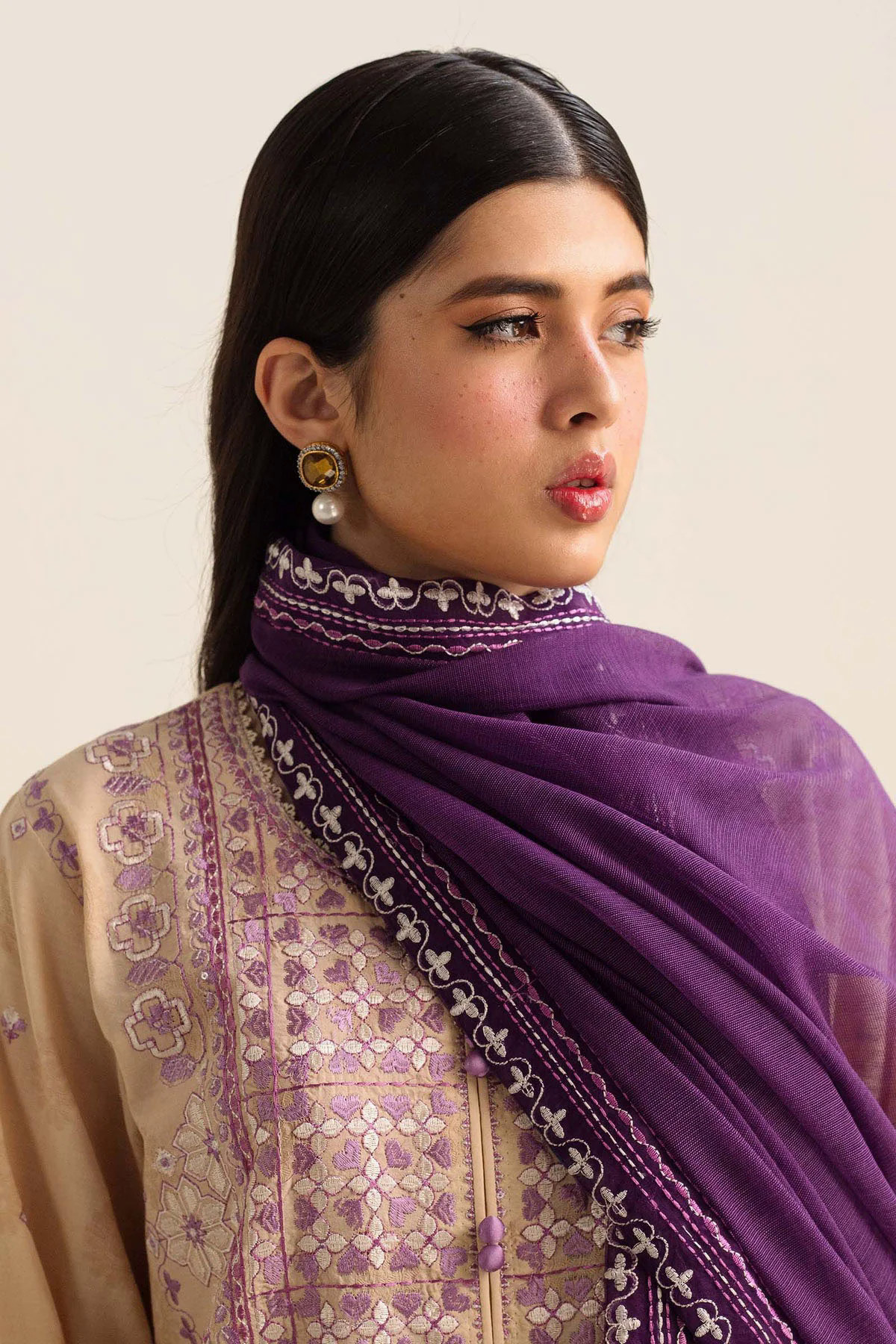 Embroidered Lawn 3pc with Printed Slub Net Dupatta- GA1906