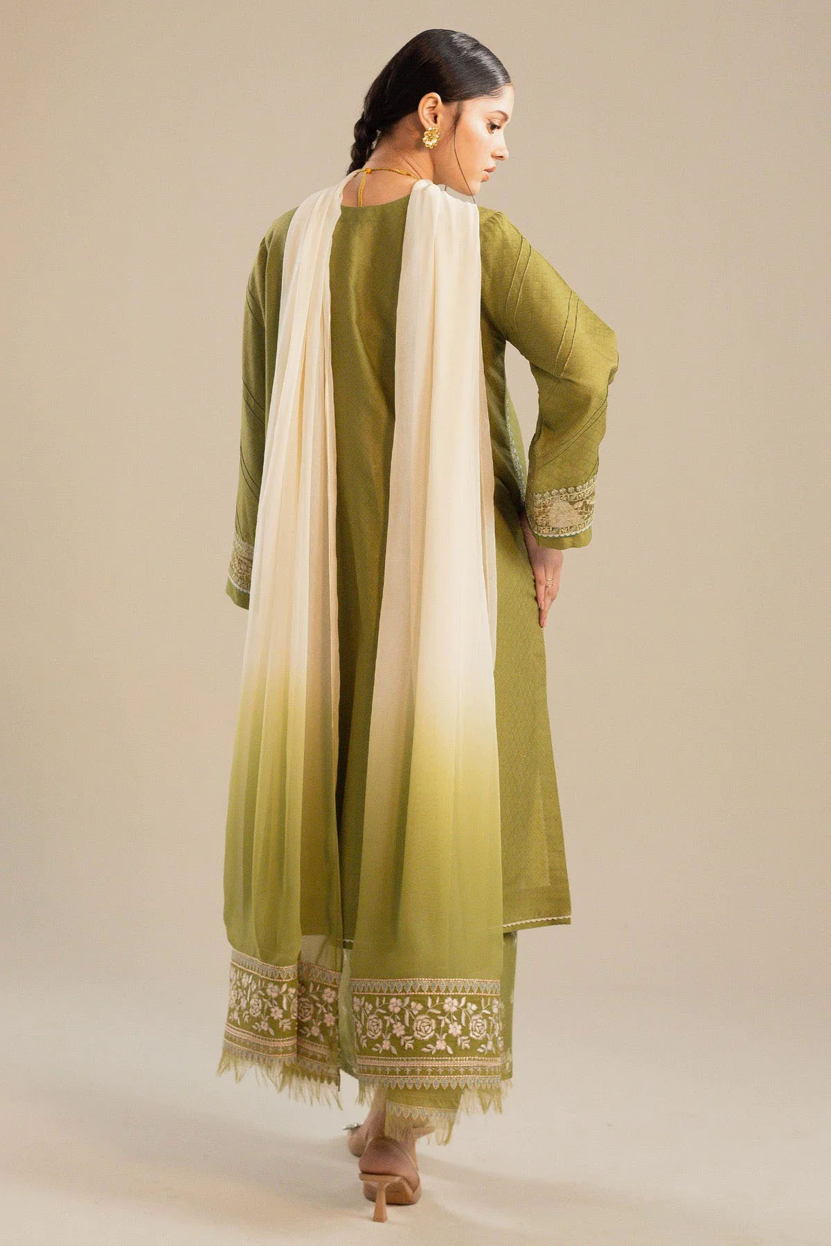 Embroidered Lawn 3pc with Embroidered Chiffon Dupatta- GA1900