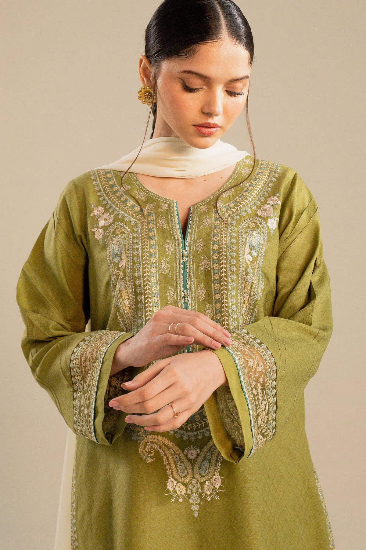 Embroidered Lawn 3pc with Embroidered Chiffon Dupatta- GA1900