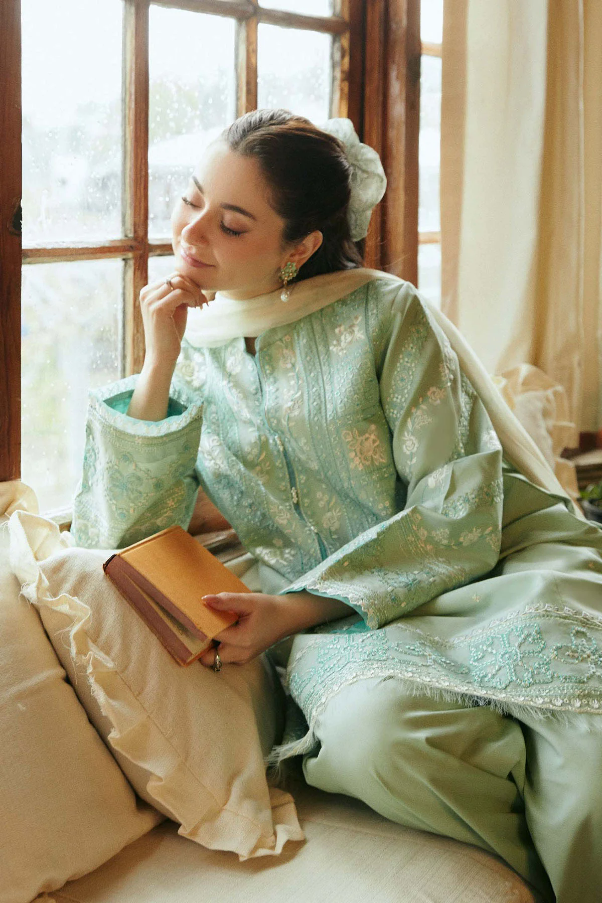 Embroidered Lawn 3pc with Printed Slub Net Dupatta- GA1908