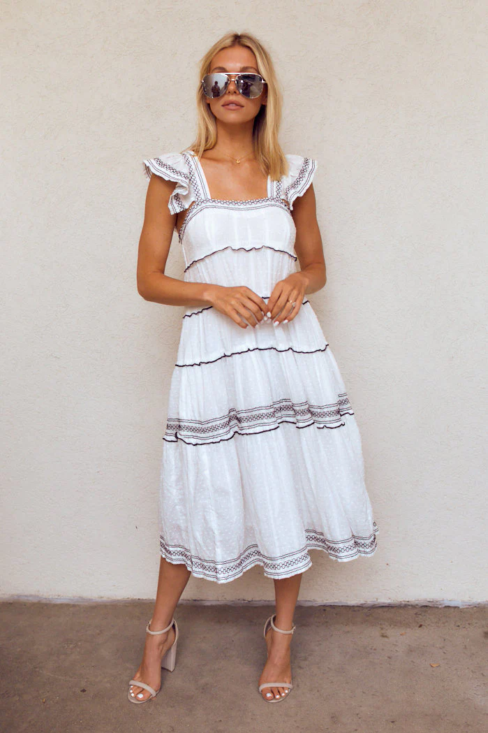 Moxy Short Sleeve Tiered Midi Dress
