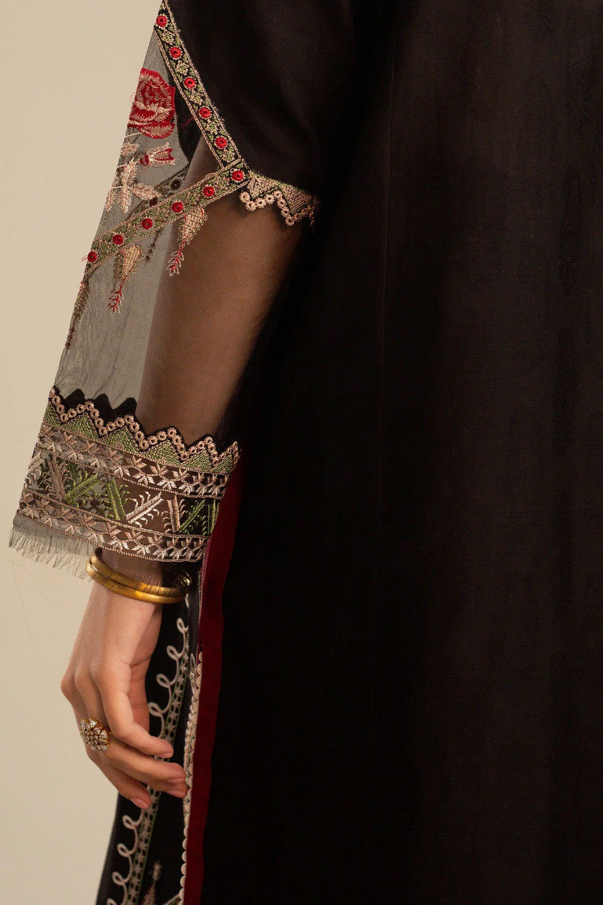 Embroidered Lawn 3pc with Chiffon Dupatta- GA1899