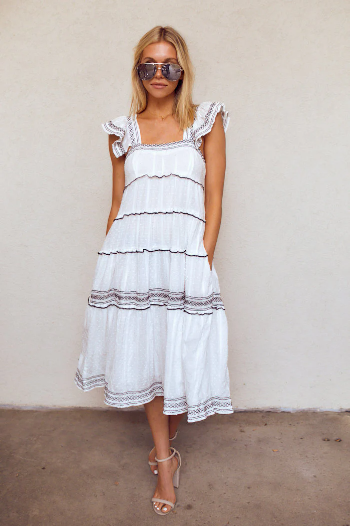 Moxy Short Sleeve Tiered Midi Dress