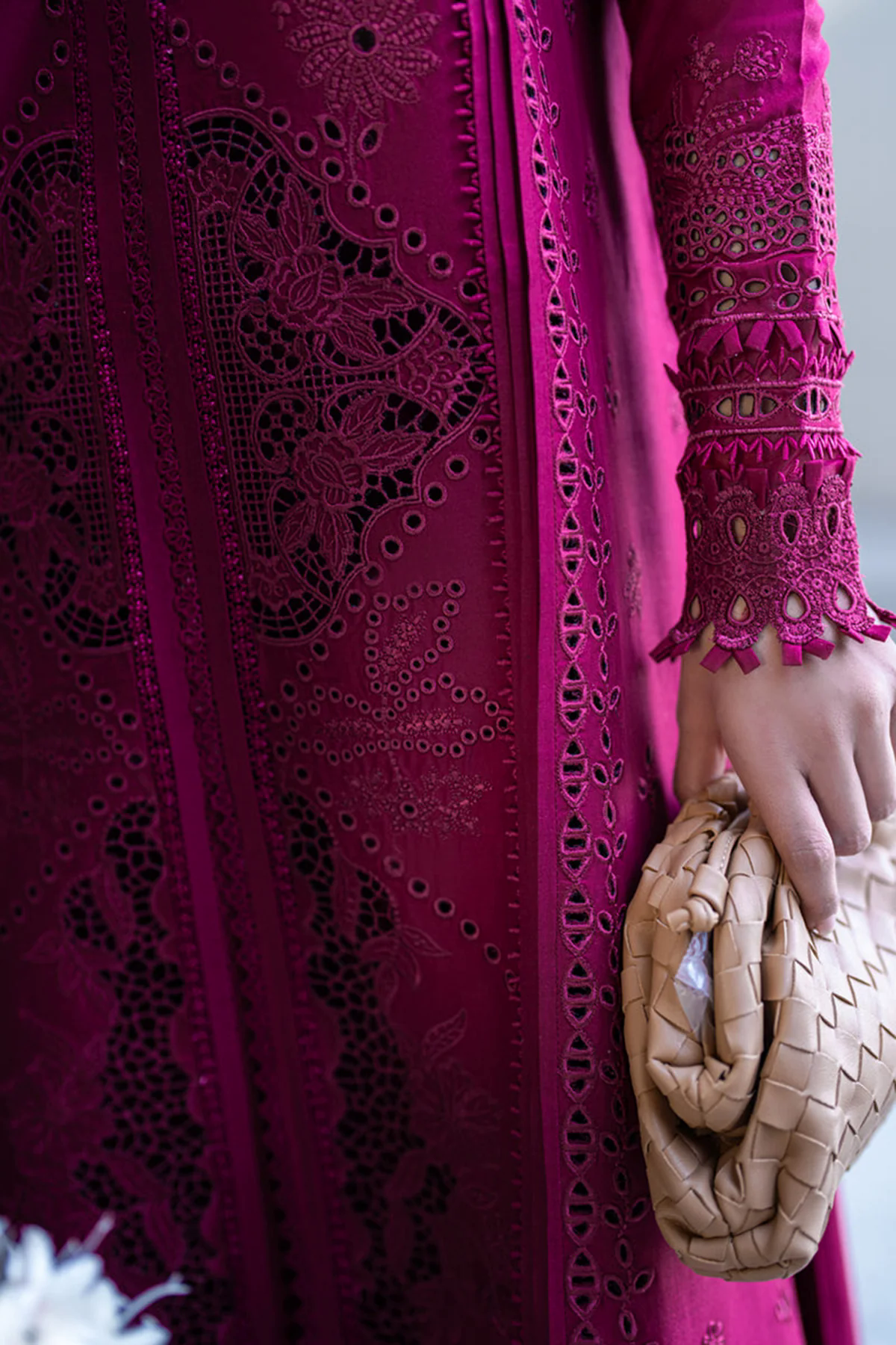 Embroidered Lawn 3pc with Embroidered Slub Net dupatta-GA2022