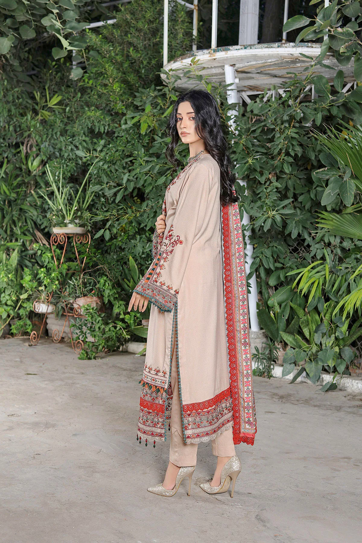 Dilaara Luxury Embroidered Dhanak 3pc With Printed Whool Shawal-GA1944