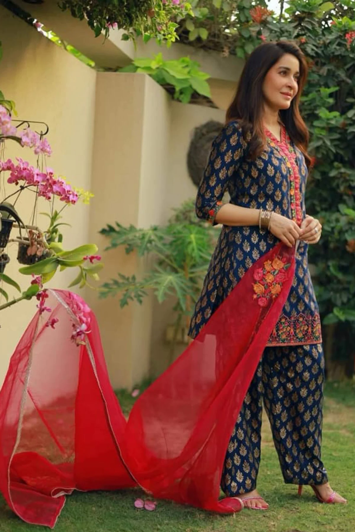 Luxury Printed Embroidered Lawn 3pc with Embroidered Organza Dupatta -GA1726 Luxury Printed Embroidered Lawn 3pc with Embroidered Organza Dupatta -GA1726
