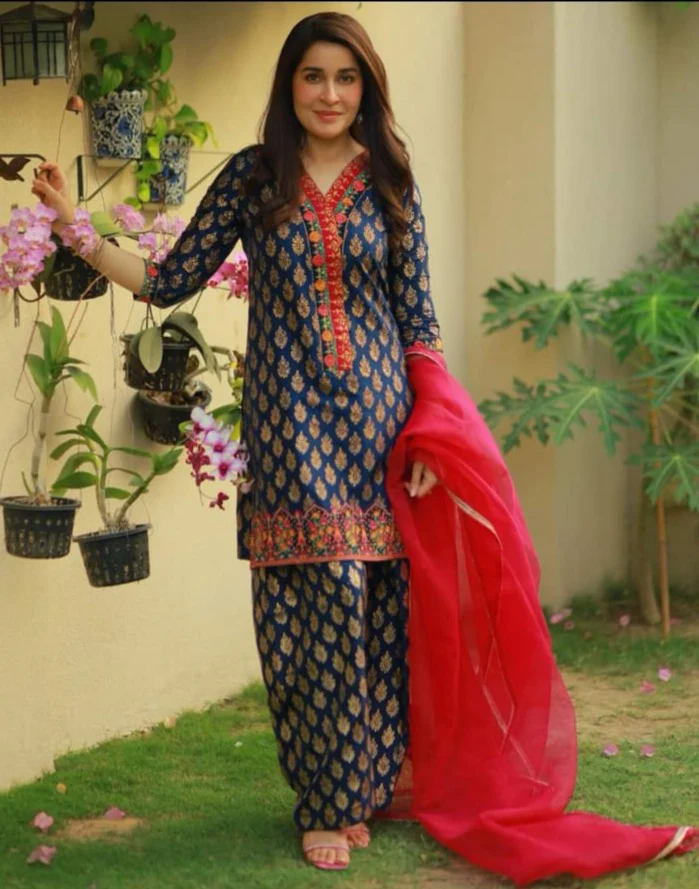 Luxury Printed Embroidered Lawn 3pc with Embroidered Organza Dupatta -GA1726 Luxury Printed Embroidered Lawn 3pc with Embroidered Organza Dupatta -GA1726