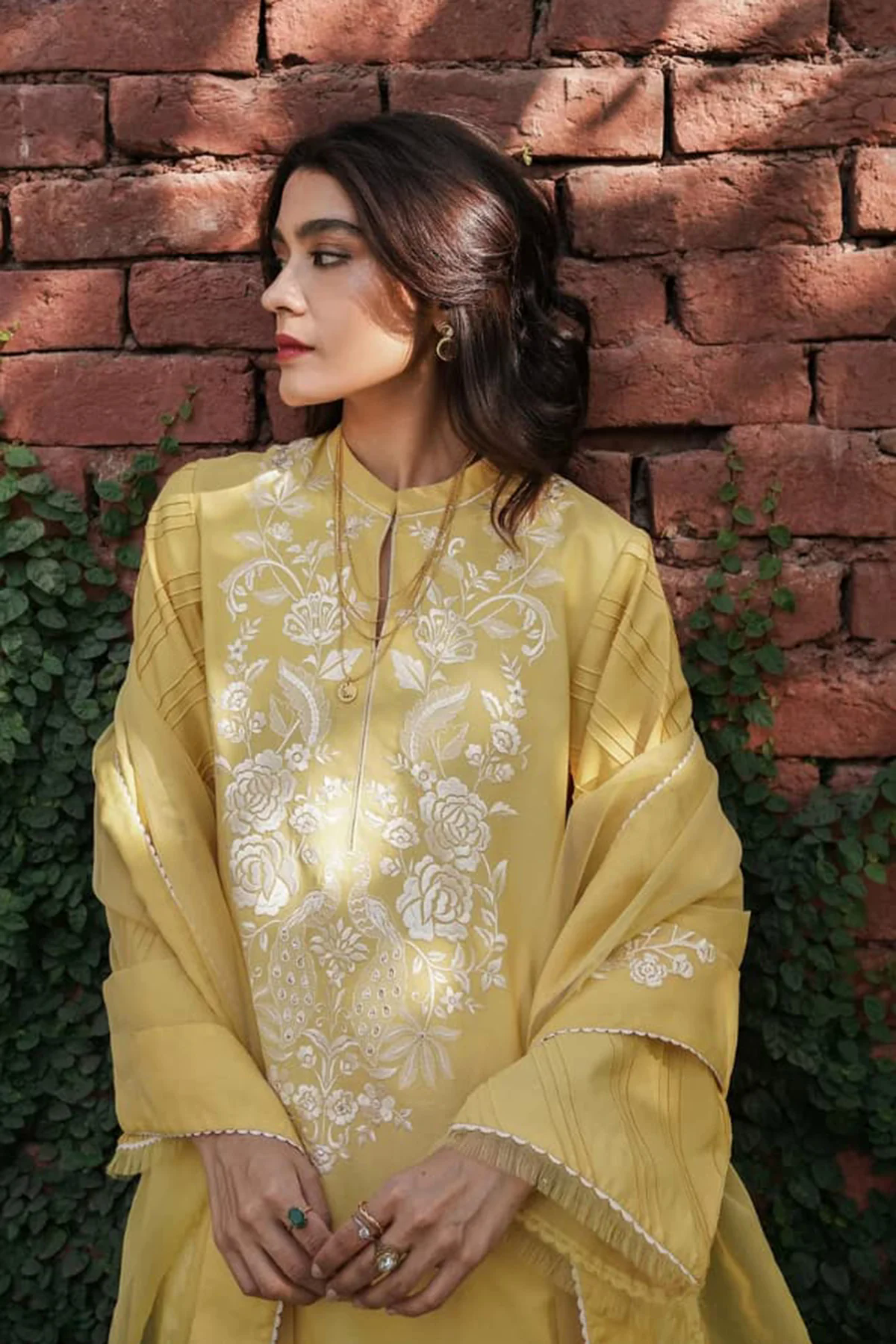 lawn Suit with Heavy Embroidered Organza dupata-GA102157
